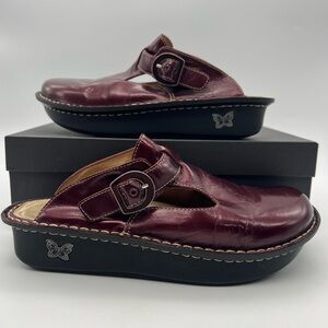 Algeria Sz 40 Maroon Mule Clog Adjustable Buckle Strap Butterfly Accents